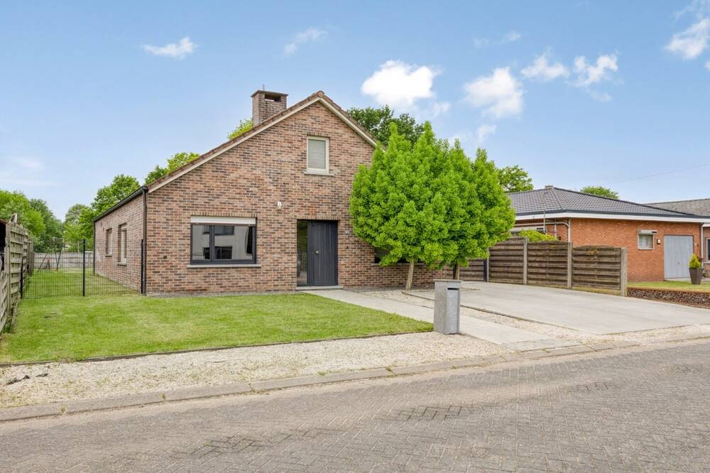 Huis te koop in Olen 2250 459000.00€ 4 slaapkamers 240.00m² - Zoekertje 475802