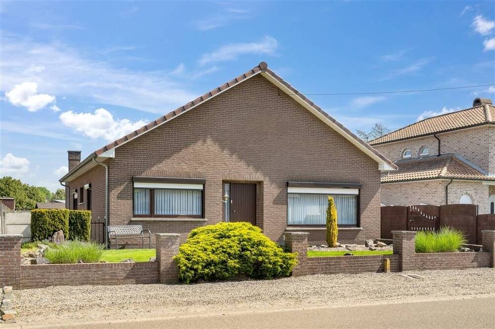 Huis te koop in Balen 2490 325000.00€ 3 slaapkamers 160.00m² - Zoekertje 477954