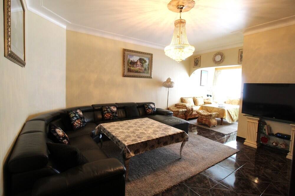 Huis te koop in Wilrijk 2610 599000.00€ 6 slaapkamers 349.00m² - Zoekertje 478255