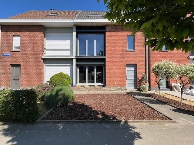 Huis te koop in Niel 2845 359000.00€ 4 slaapkamers m² - Zoekertje 478168