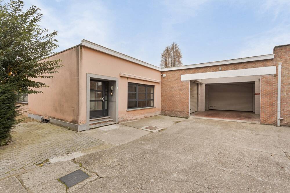 Handelszaak te huur in Deurne 2100 395.00€ slaapkamers 19.00m² - Zoekertje 478828