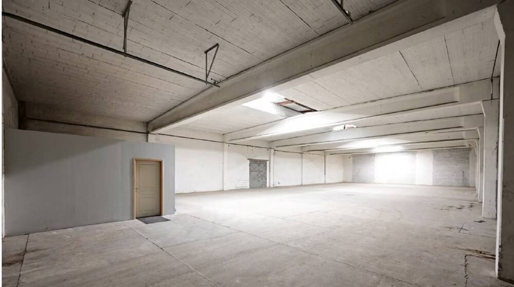 Handelszaak te huur in Malle 2390 2000.00€ slaapkamers 600.00m² - Zoekertje 480302
