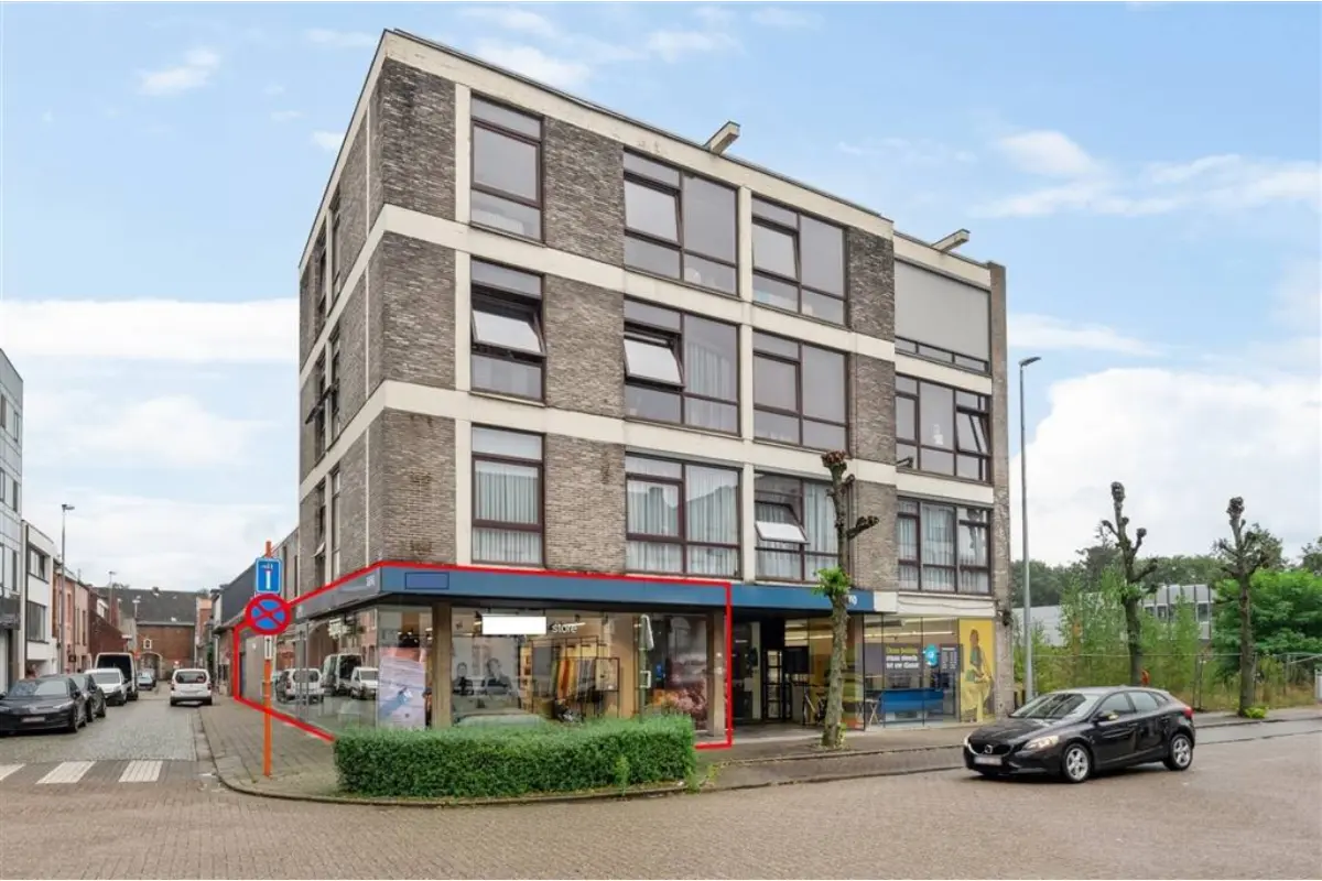 Handelszaak te  koop in Herentals 2200 785000.00€  slaapkamers 716.00m² - Zoekertje 479457