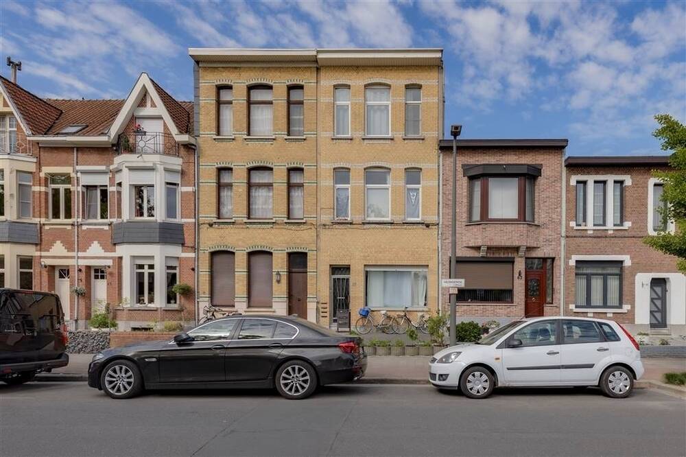 Huis te koop in Deurne 2100 359000.00€ 3 slaapkamers 228.00m² - Zoekertje 480866