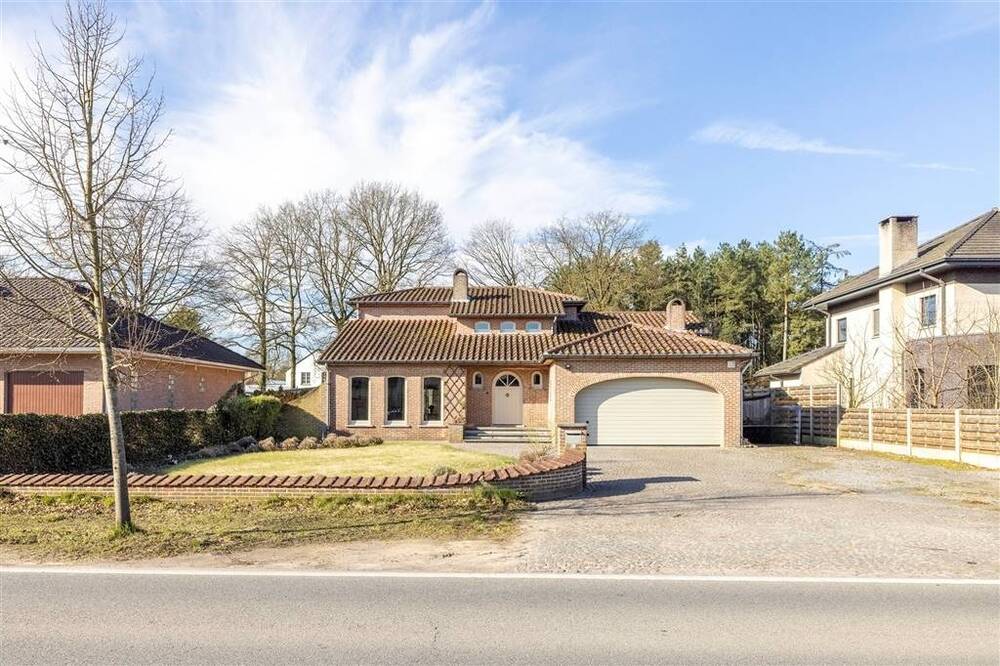 Huis te koop in Zoersel 2980 599900.00€ 3 slaapkamers 205.00m² - Zoekertje 484556