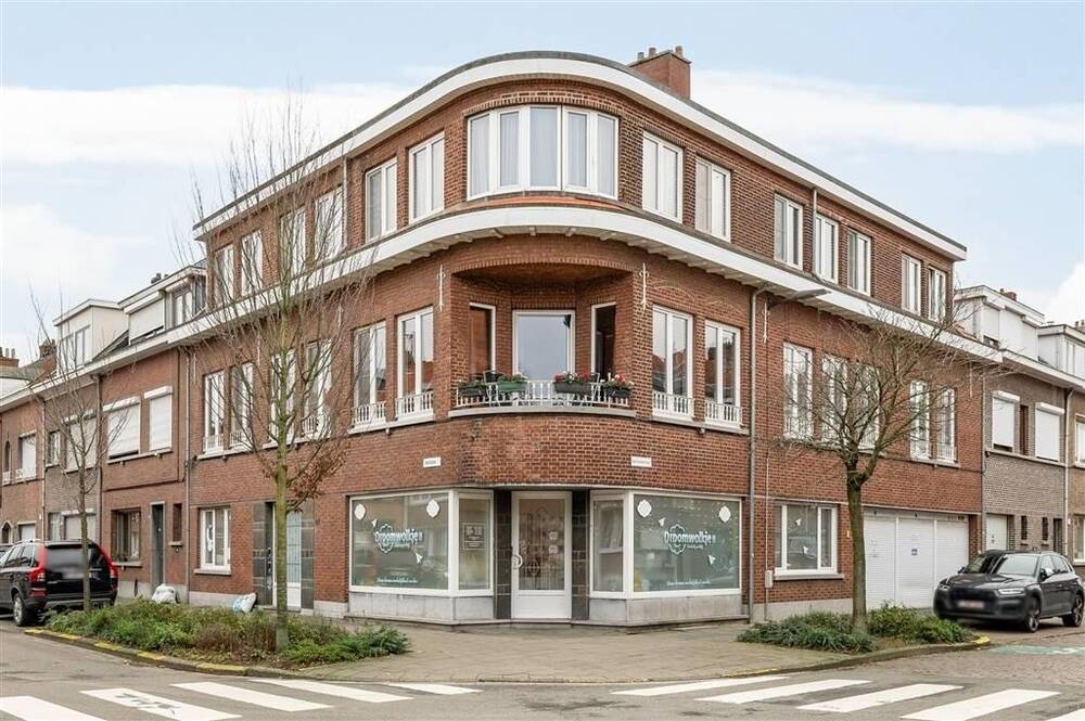 Huis te koop in Merksem 2170 990000.00€ slaapkamers 530.00m² - Zoekertje 484227