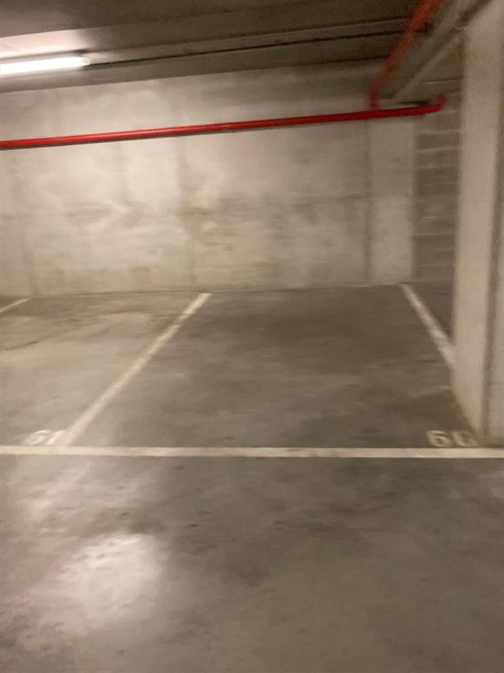 Parking & garage te koop in Malle 2390 15000.00€ slaapkamers m² - Zoekertje 484648