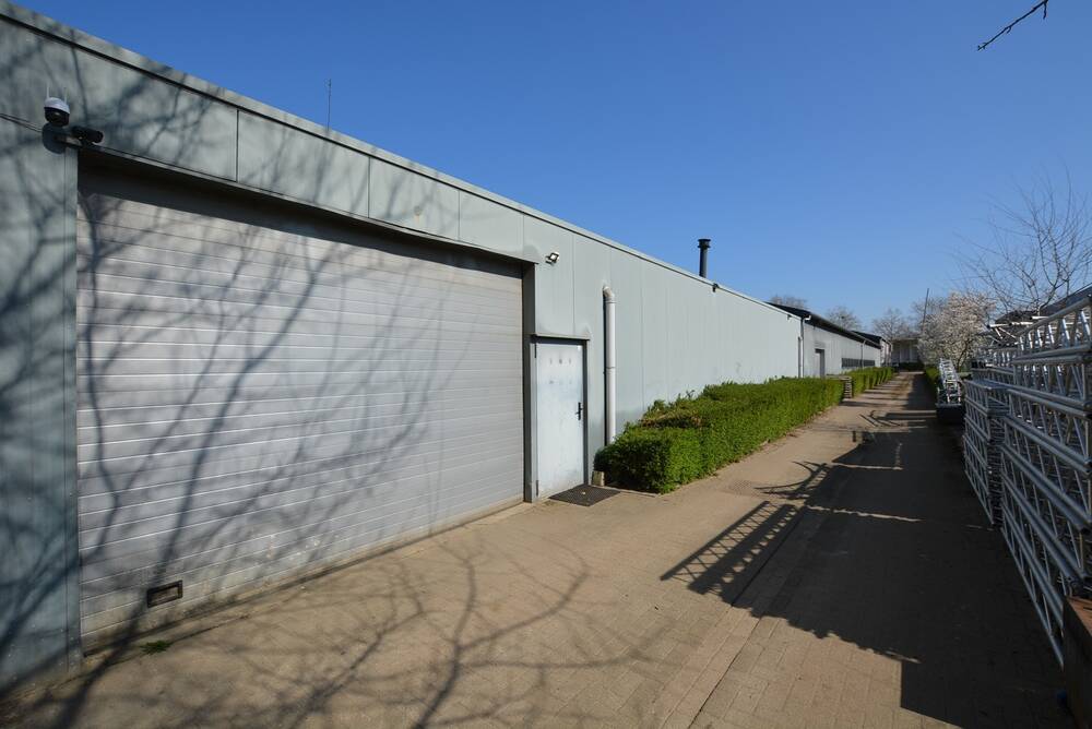 Handelszaak te  huur in Herenthout 2270 1400.00€  slaapkamers 440.00m² - Zoekertje 484321