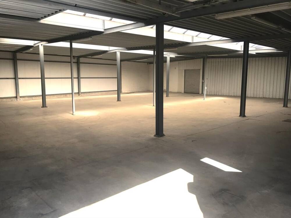Handelszaak te  huur in Herenthout 2270 1400.00€  slaapkamers 440.00m² - Zoekertje 484321