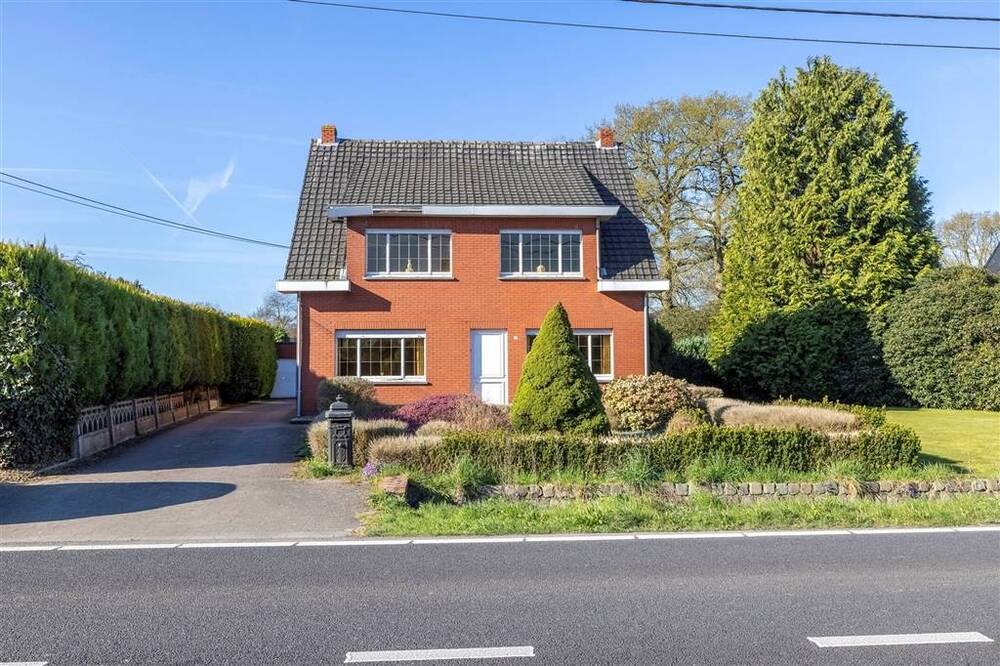 Huis te koop in Malle 2390 399900.00€ 3 slaapkamers 153.00m² - Zoekertje 484357