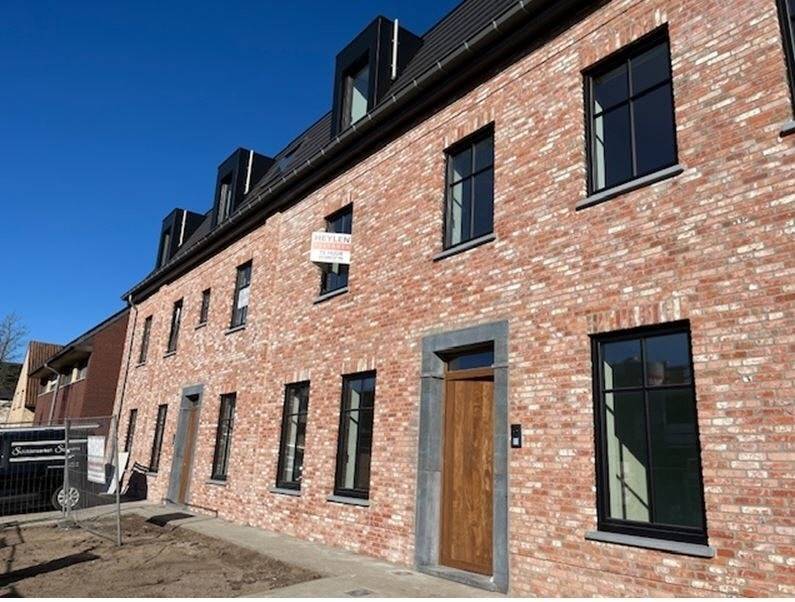 Appartement te  huur in Oelegem 2520 1050.00€ 2 slaapkamers 90.00m² - Zoekertje 486104