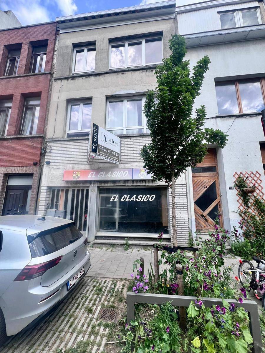 Huis te koop in Borgerhout 2140 0.00€ 7 slaapkamers 247.00m² - Zoekertje 486557