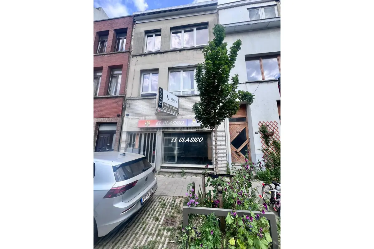 Appartementsgebouw te  koop in Borgerhout 2140 0.00€ 7 slaapkamers 247.00m² - Zoekertje 486557