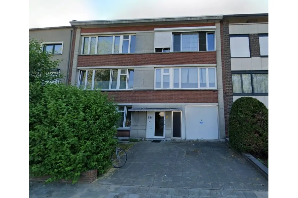 Parking & garage te  koop in Borgerhout 2140 60000.00€  slaapkamers m² - Zoekertje 487609