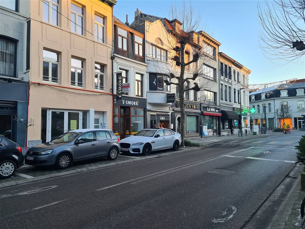 Handelszaak te  huur in Turnhout 2300 800.00€  slaapkamers m² - Zoekertje 488722