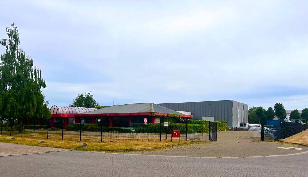 Handelszaak te huur in Malle 2390 4500.00€ slaapkamers 600.00m² - Zoekertje 489538