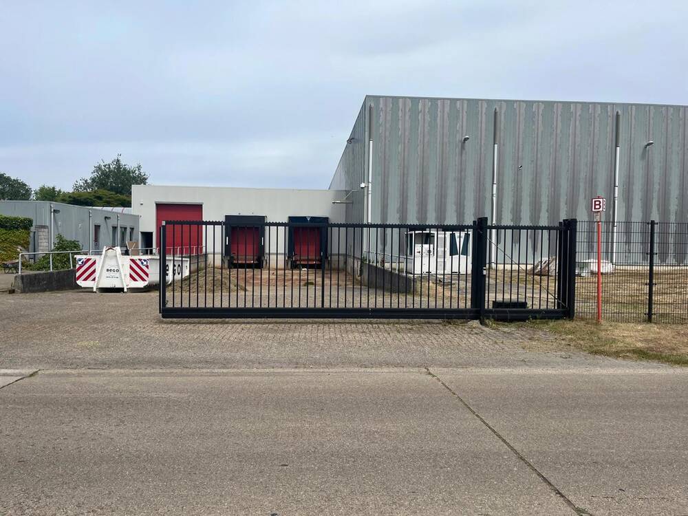 Handelszaak te huur in Malle 2390 13500.00€ slaapkamers 3000.00m² - Zoekertje 490349