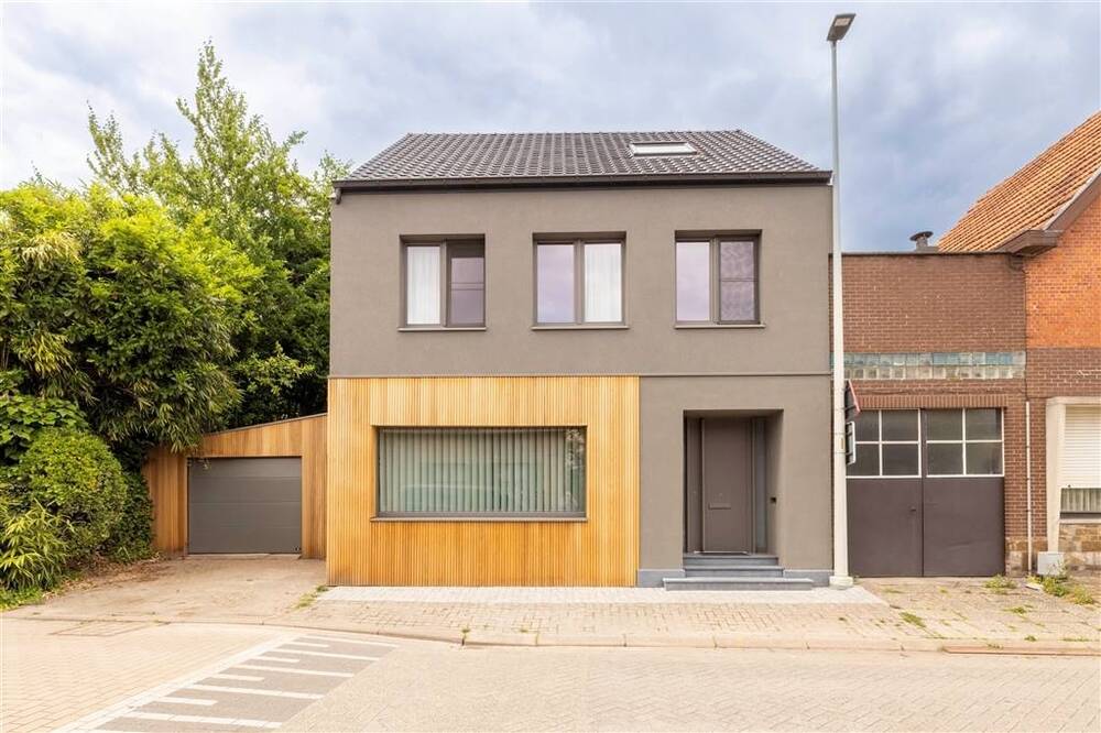 Huis te koop in Malle 2390 549900.00€ 3 slaapkamers 215.00m² - Zoekertje 491051
