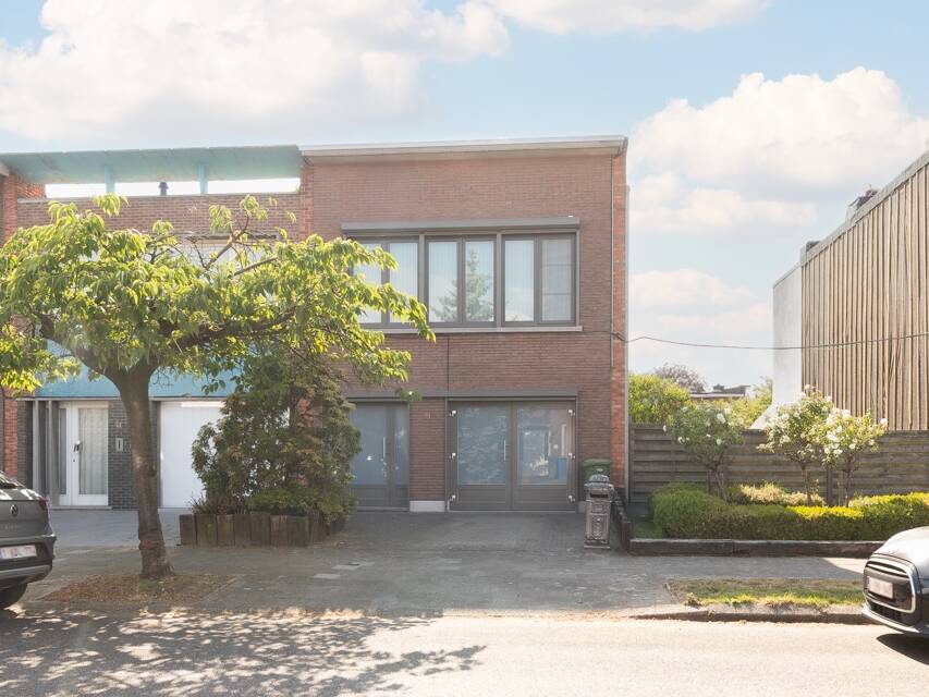 Huis te koop in Wilrijk 2610 325000.00€ 2 slaapkamers 132.00m² - Zoekertje 491328