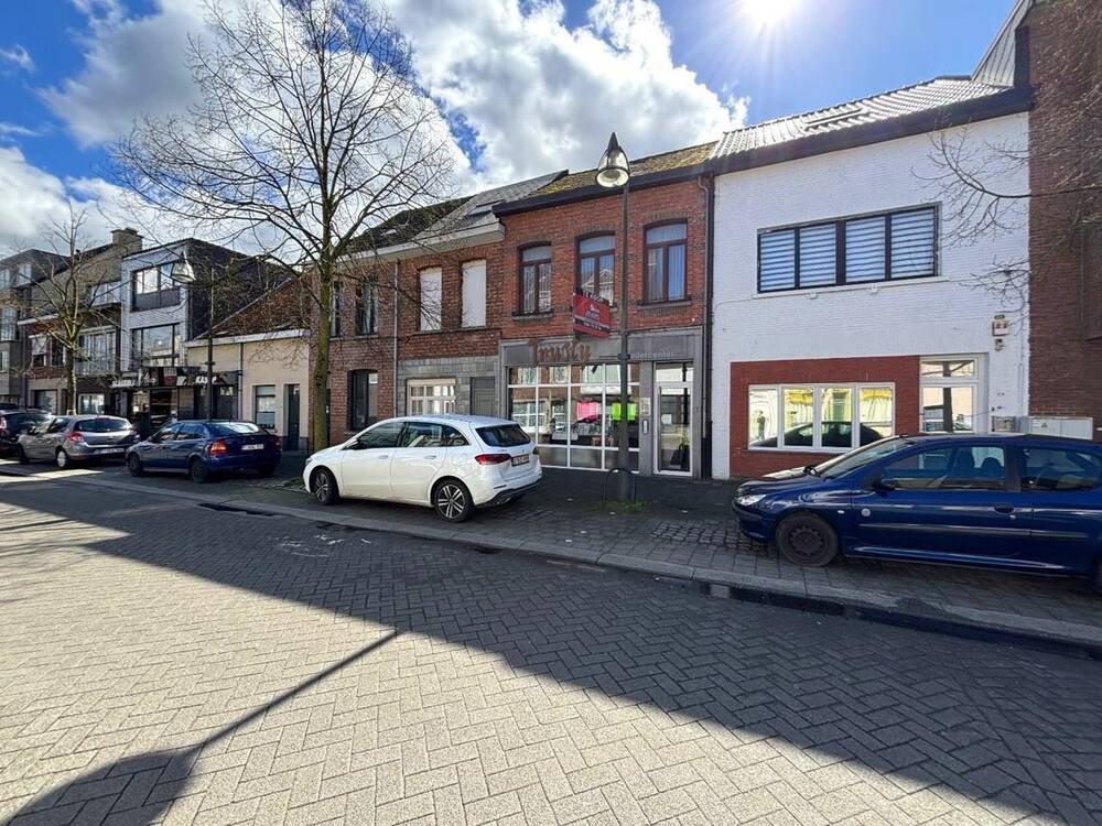 Huis te  koop in Turnhout 2300 199000.00€ 2 slaapkamers 270.00m² - Zoekertje 504664