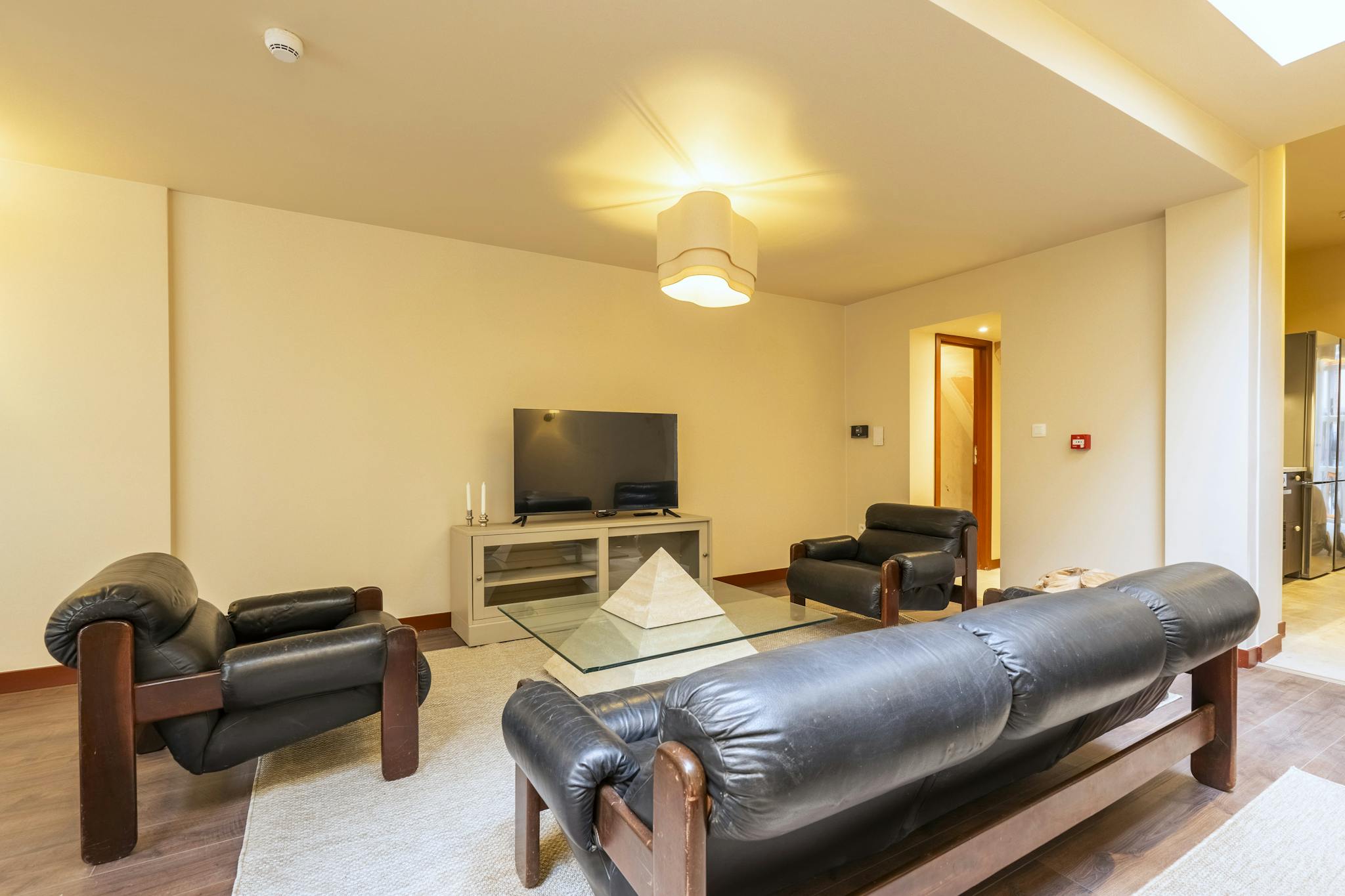 Appartement te  huur in Antwerpen 2060 745.00€ 1 slaapkamers 350.00m² - Zoekertje 493661