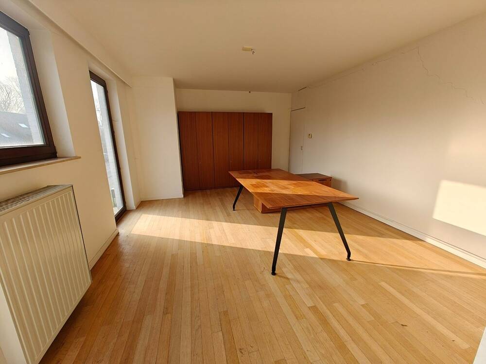 Handelszaak te  huur in Schilde 2970 725.00€  slaapkamers m² - Zoekertje 504181