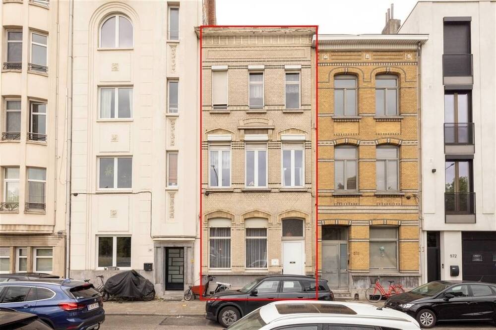 Huis te koop in Berchem 2600 435000.00€ 5 slaapkamers 242.00m² - Zoekertje 504886