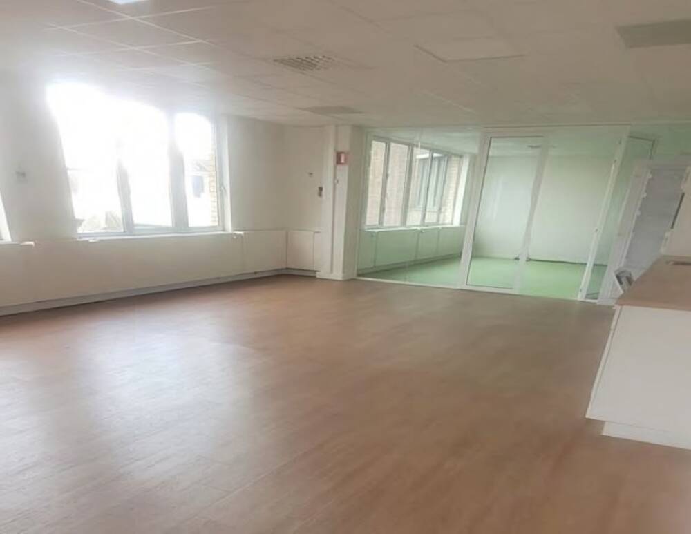 Handelszaak te huur in Berchem 2600 1680.00€ slaapkamers 168.00m² - Zoekertje 504640