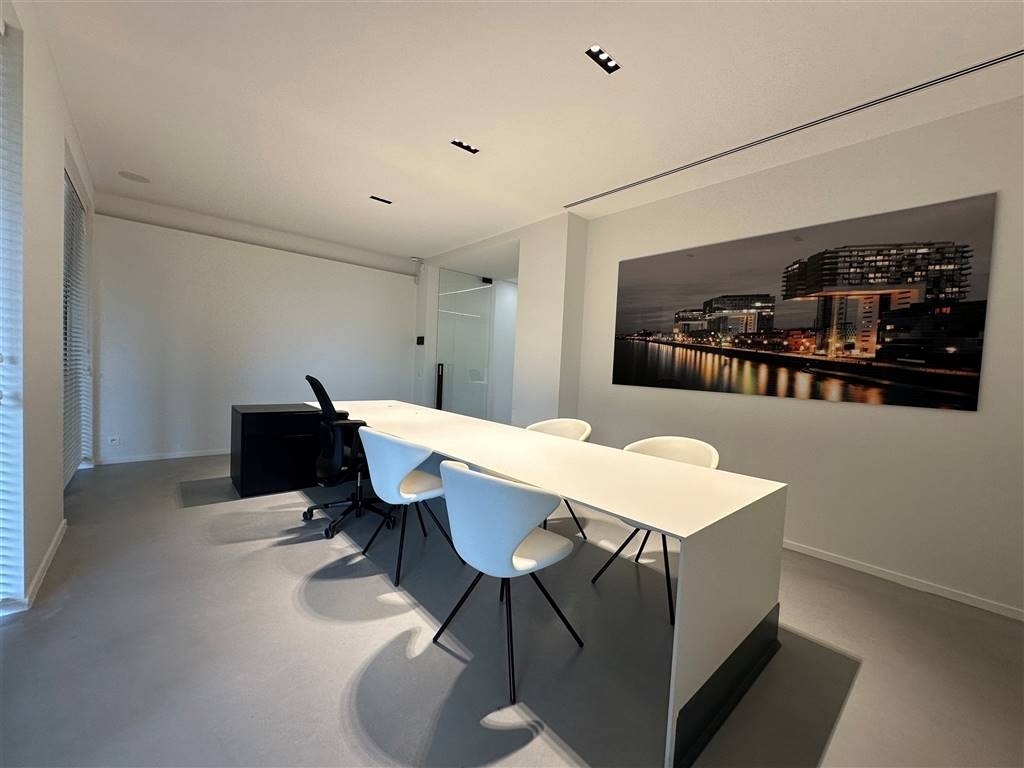 Handelszaak te  huur in Wuustwezel 2990 1455.00€  slaapkamers m² - Zoekertje 504987