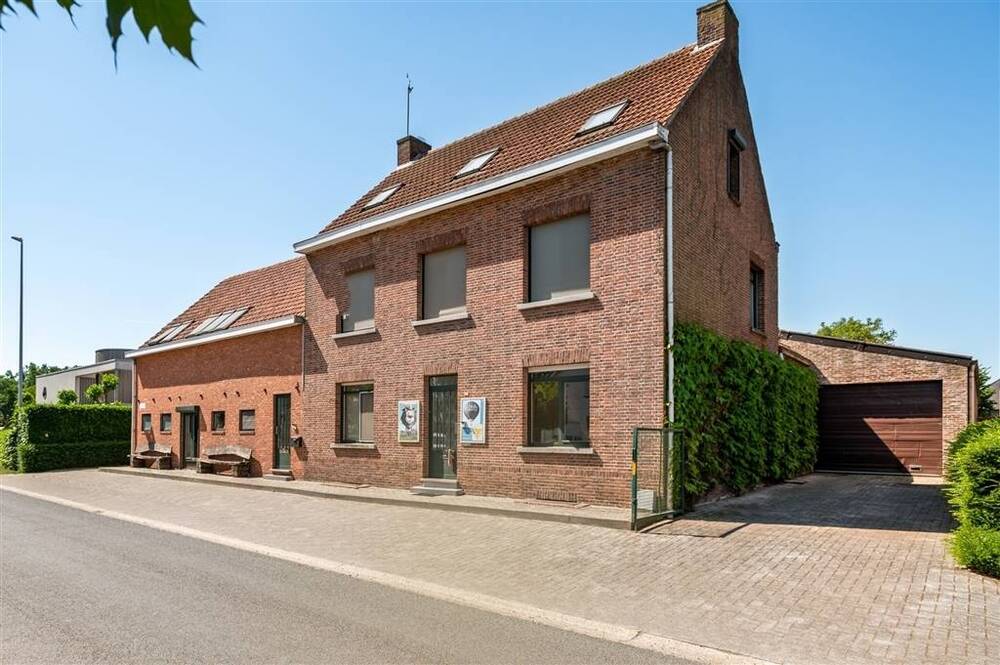 Huis te koop in Hoogstraten 2320 699000.00€ 11 slaapkamers 585.00m² - Zoekertje 501176