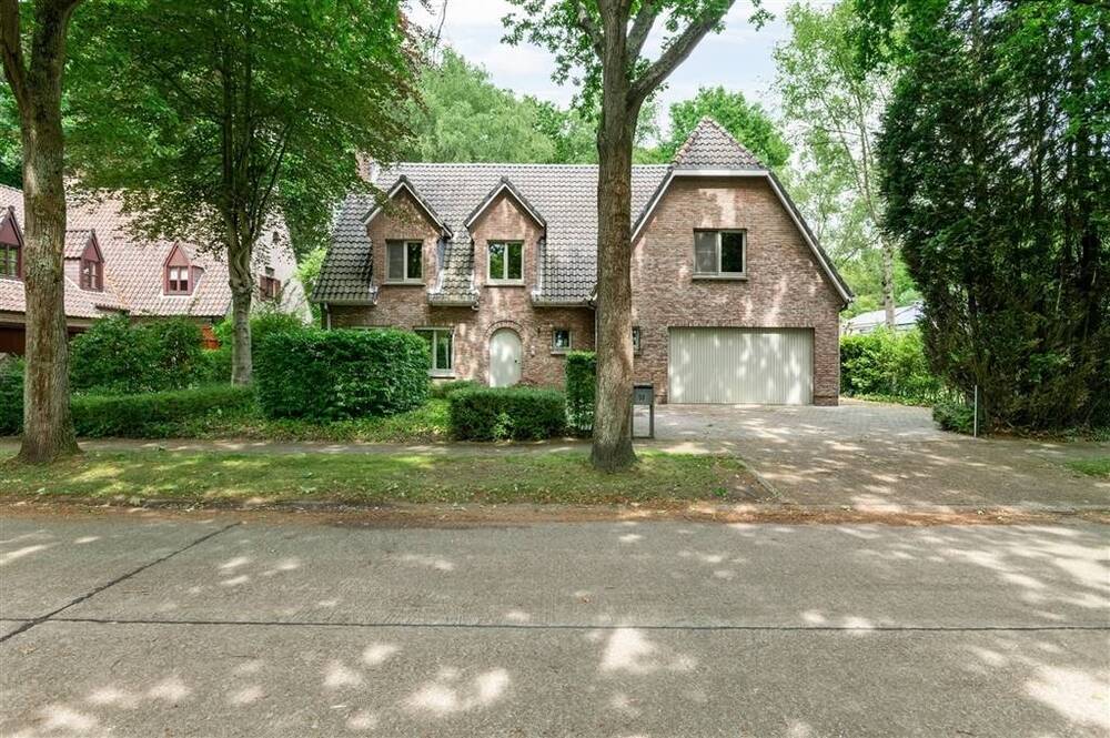 Huis te koop in Brasschaat 2930 735000.00€ 4 slaapkamers 259.00m² - Zoekertje 501006