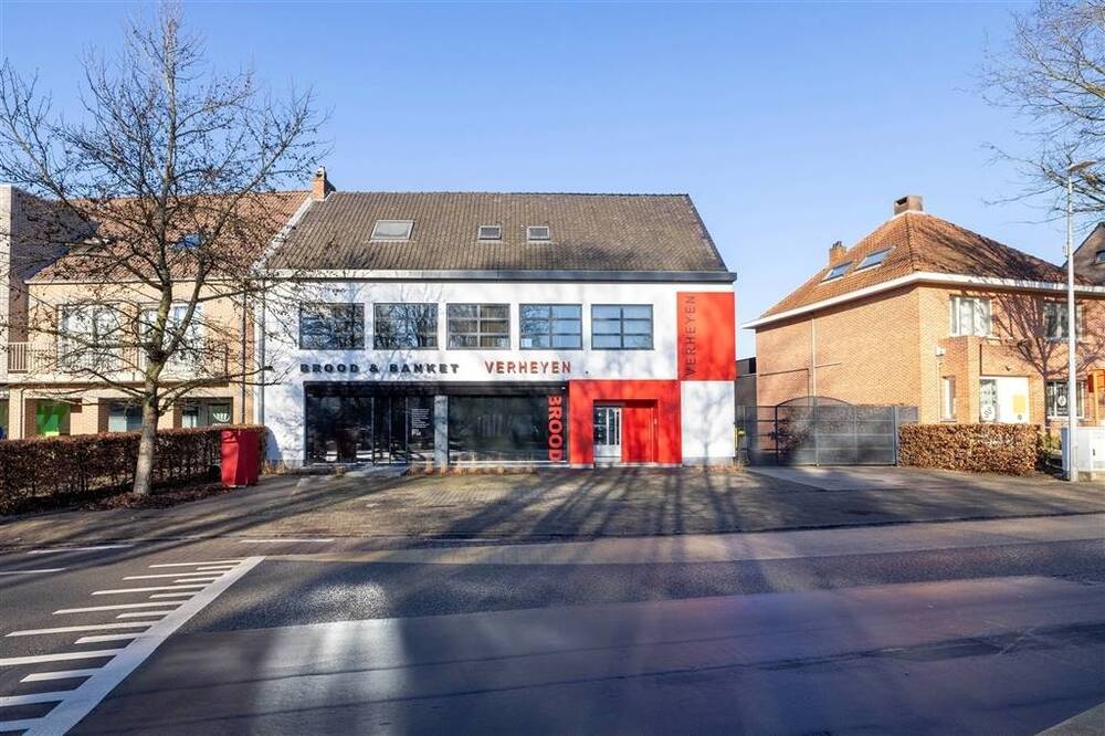 Appartement te koop in Lichtaart 2460 985000.00€ 3 slaapkamers 738.00m² - Zoekertje 501352