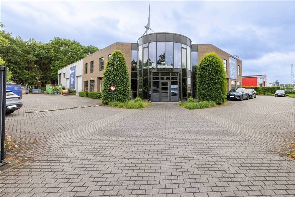 Handelszaak te huur in Olen 2250 10500.00€ 3 slaapkamers 1891.00m² - Zoekertje 501355
