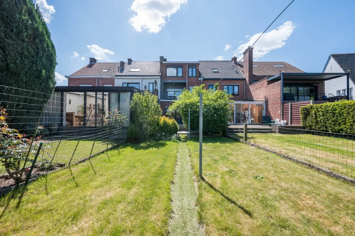 Huis te  koop in Zwijndrecht 2070 294000.00€ 3 slaapkamers 162.00m² - Zoekertje 501712