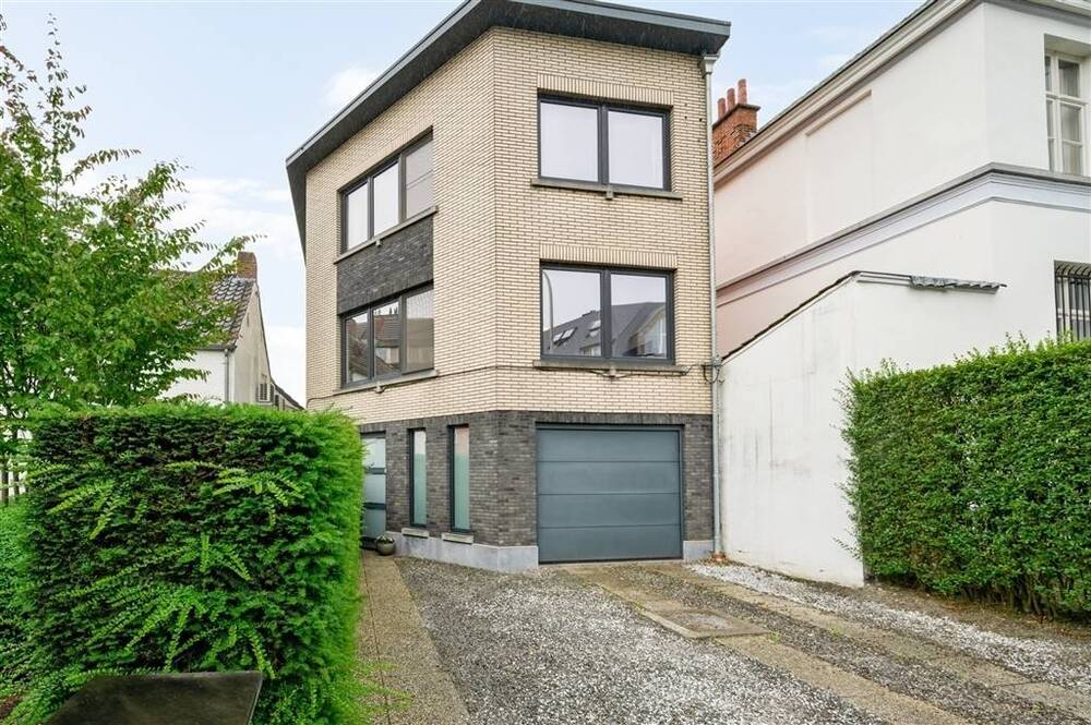 Huis te koop in Koningshooikt 2500 425000.00€ 2 slaapkamers 298.00m² - Zoekertje 500907