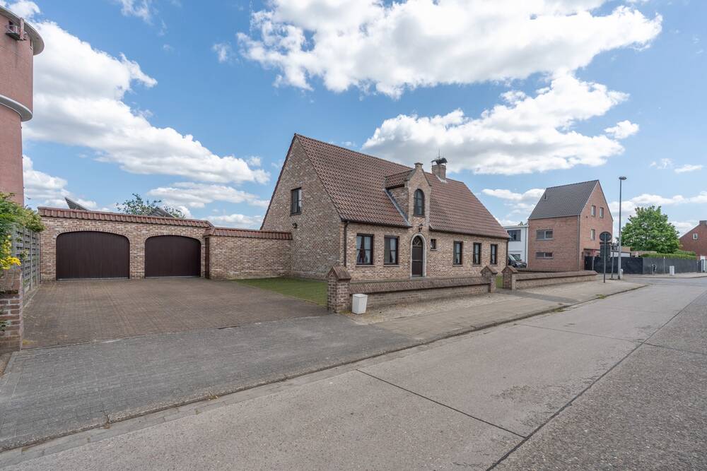 Huis te koop in Beerse 2340 485000.00€ 3 slaapkamers 262.00m² - Zoekertje 500494