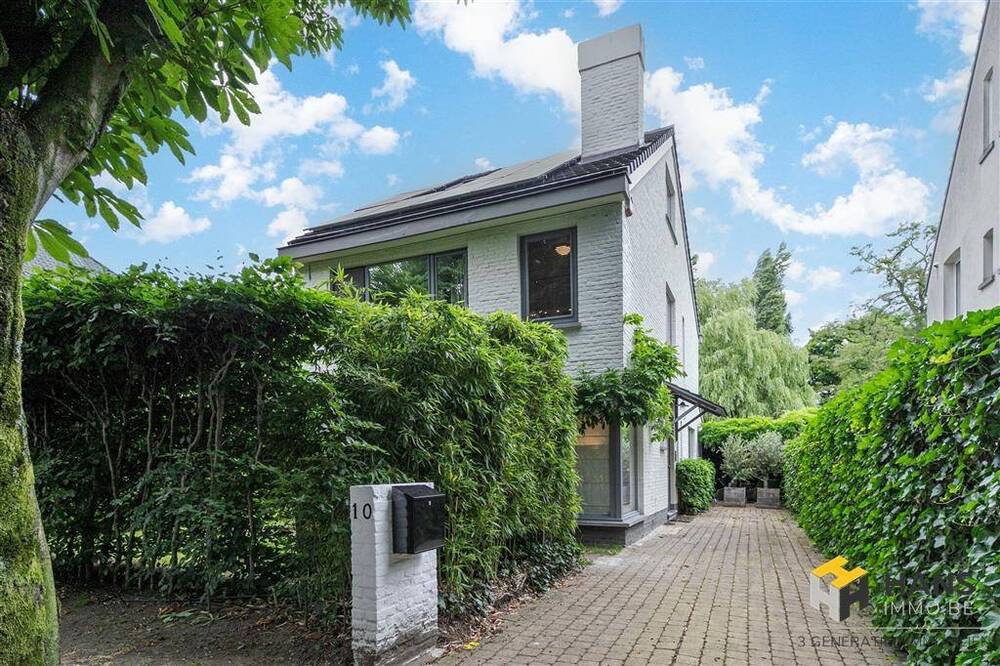 Huis te koop in Brasschaat 2930 679000.00€ 5 slaapkamers 177.00m² - Zoekertje 499658