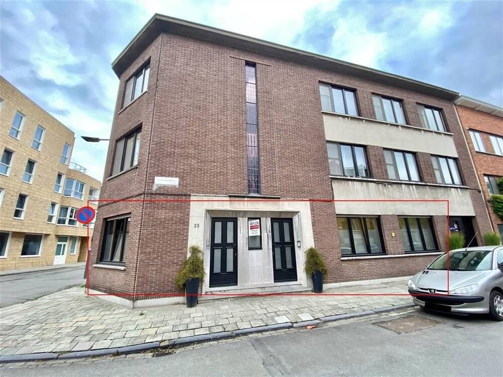 Handelszaak te huur in Berchem 2600 2000.00€ slaapkamers 186.00m² - Zoekertje 500031