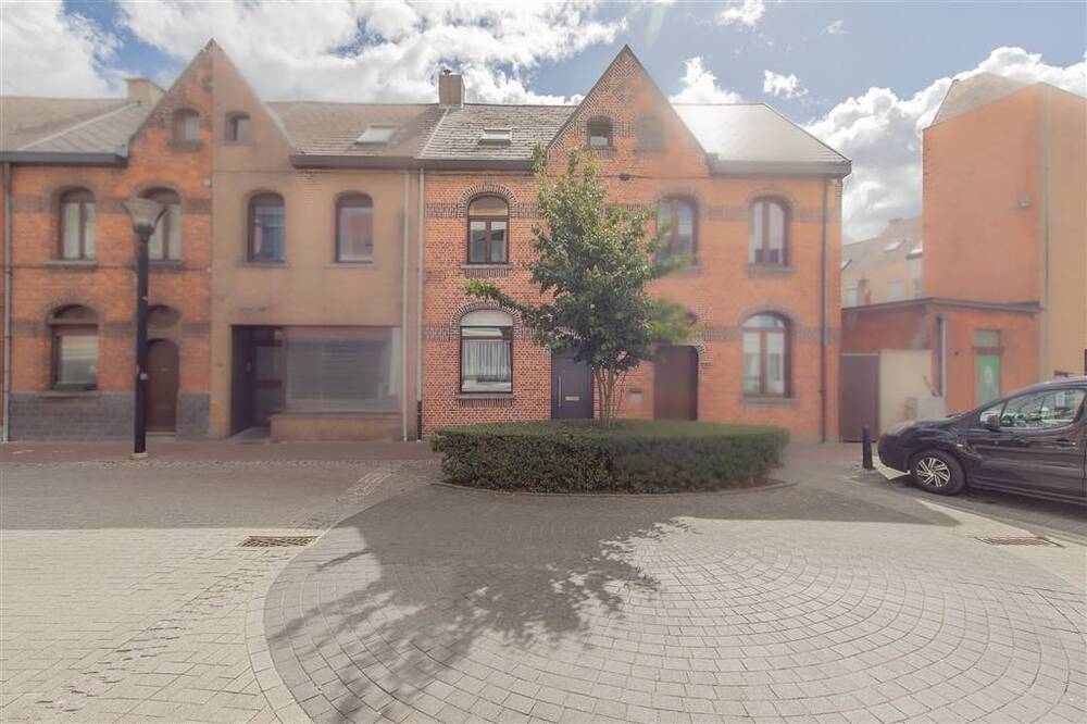 Huis te koop in Willebroek 2830 199000.00€ 3 slaapkamers 158.00m² - Zoekertje 499485