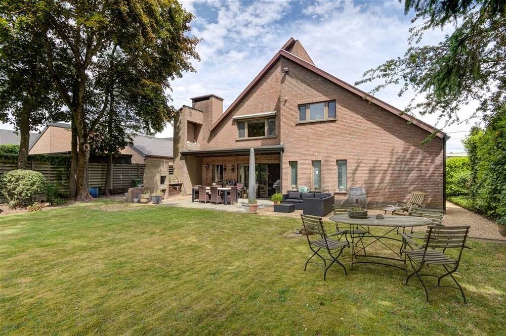 Huis te koop in Zandhoven 2240 545000.00€ 6 slaapkamers 403.00m² - Zoekertje 499520