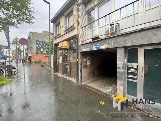 Parking & garage te koop in Deurne 2100 100000.00€ slaapkamers m² - Zoekertje 498559