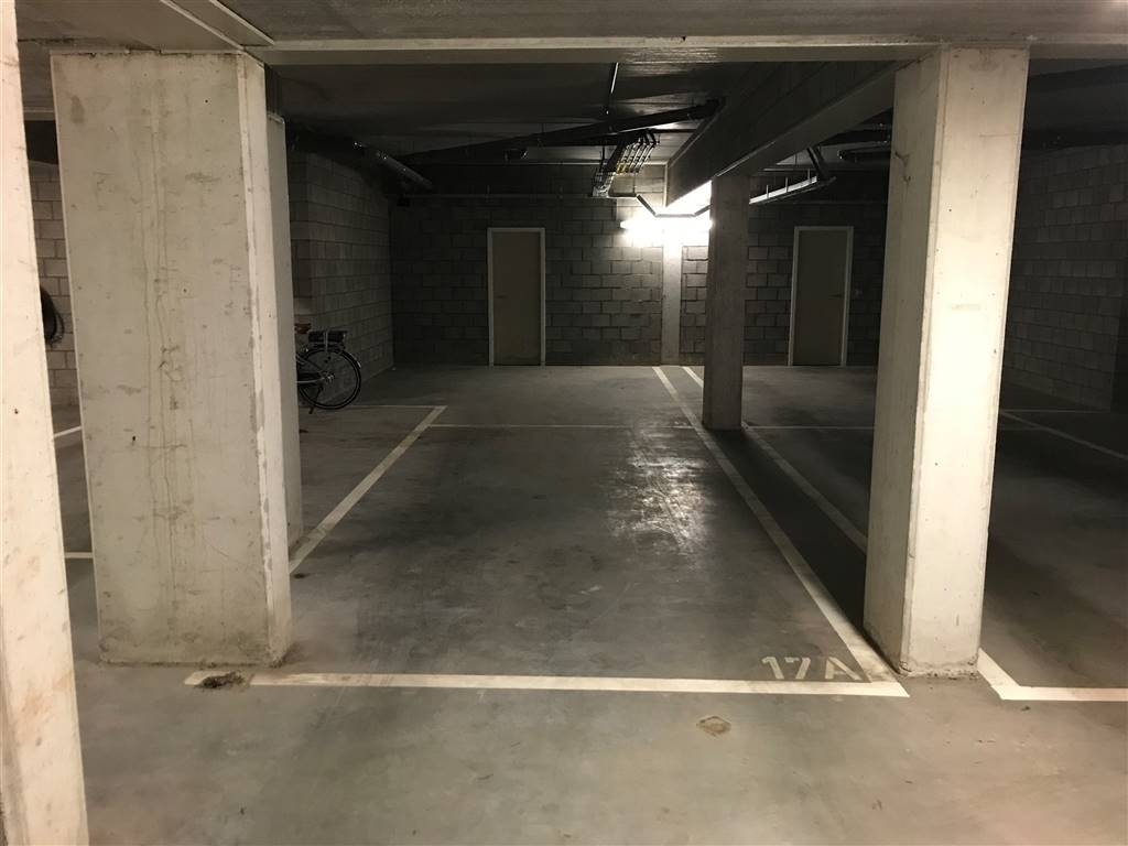 Parking & garage te huur in Turnhout 2300 125.00€ slaapkamers m² - Zoekertje 497740