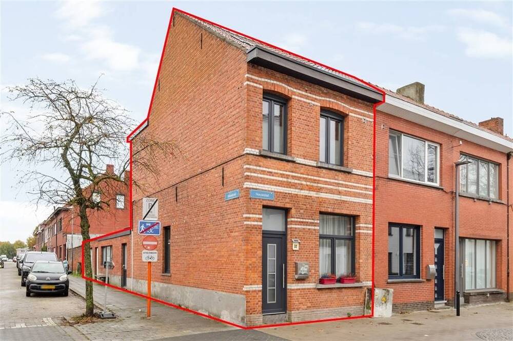 Huis te  koop in Turnhout 2300 199000.00€ 2 slaapkamers 136.00m² - Zoekertje 498010