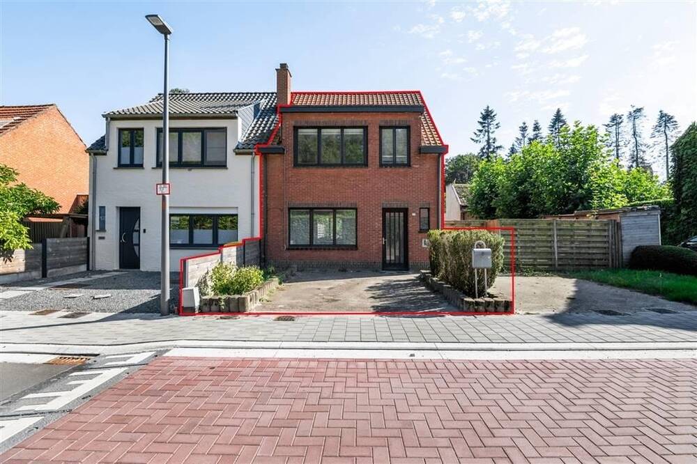 Huis te  koop in Turnhout 2300 285000.00€ 3 slaapkamers 145.00m² - Zoekertje 497738