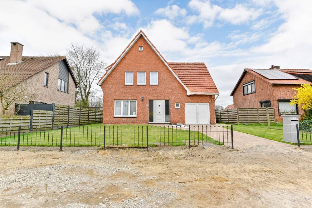 Huis te koop in Brasschaat 2930 390000.00€ 4 slaapkamers 145.00m² - Zoekertje 497514
