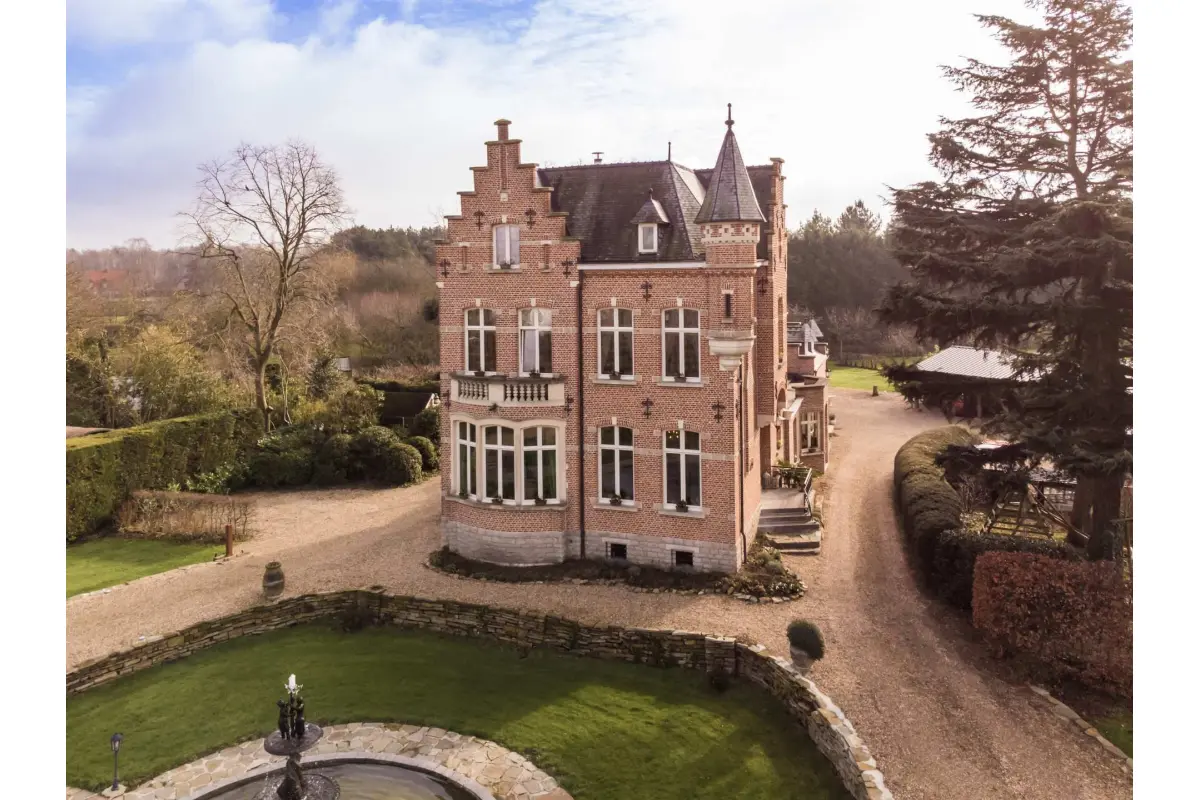 Huis te  koop in Sint-Katelijne-Waver 2860 1500000.00€ 8 slaapkamers 660.00m² - Zoekertje 498146