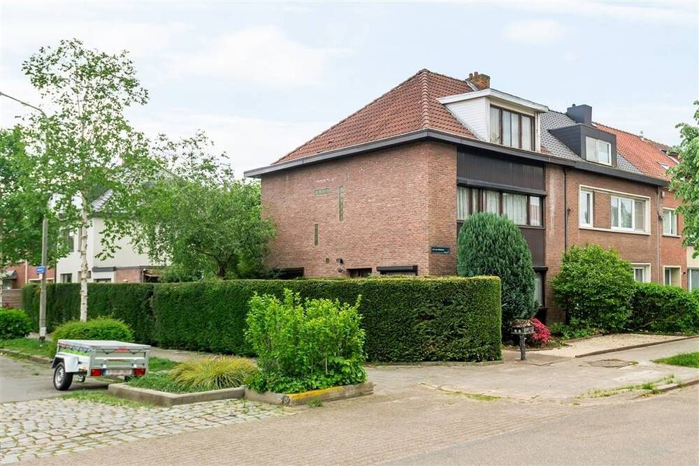 Huis te koop in Mortsel 2640 449000.00€ 5 slaapkamers 205.00m² - Zoekertje 497907