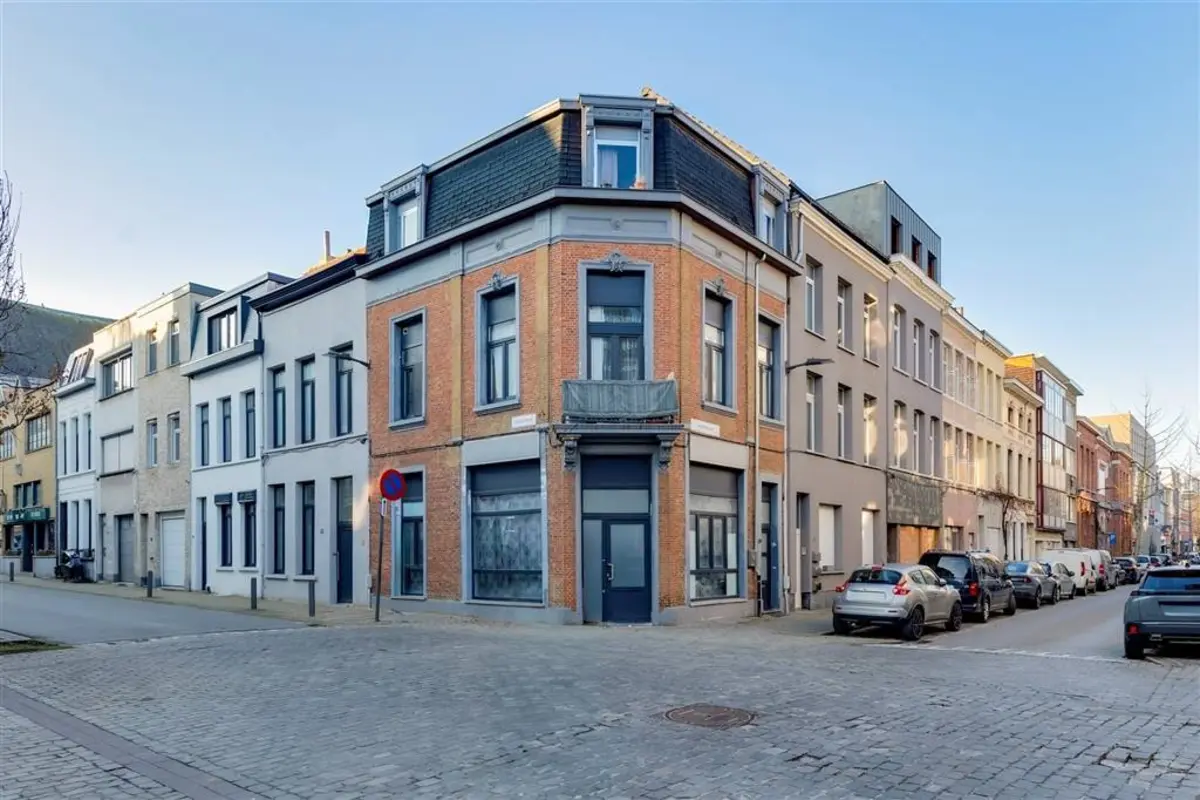 Huis te  koop in Berchem 2600 375000.00€ 4 slaapkamers 184.00m² - Zoekertje 497893