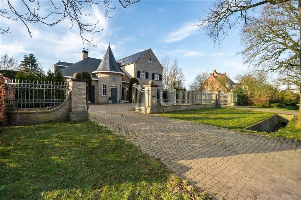 Huis te koop in Poppel 2382 895000.00€ 7 slaapkamers 501.00m² - Zoekertje 498080