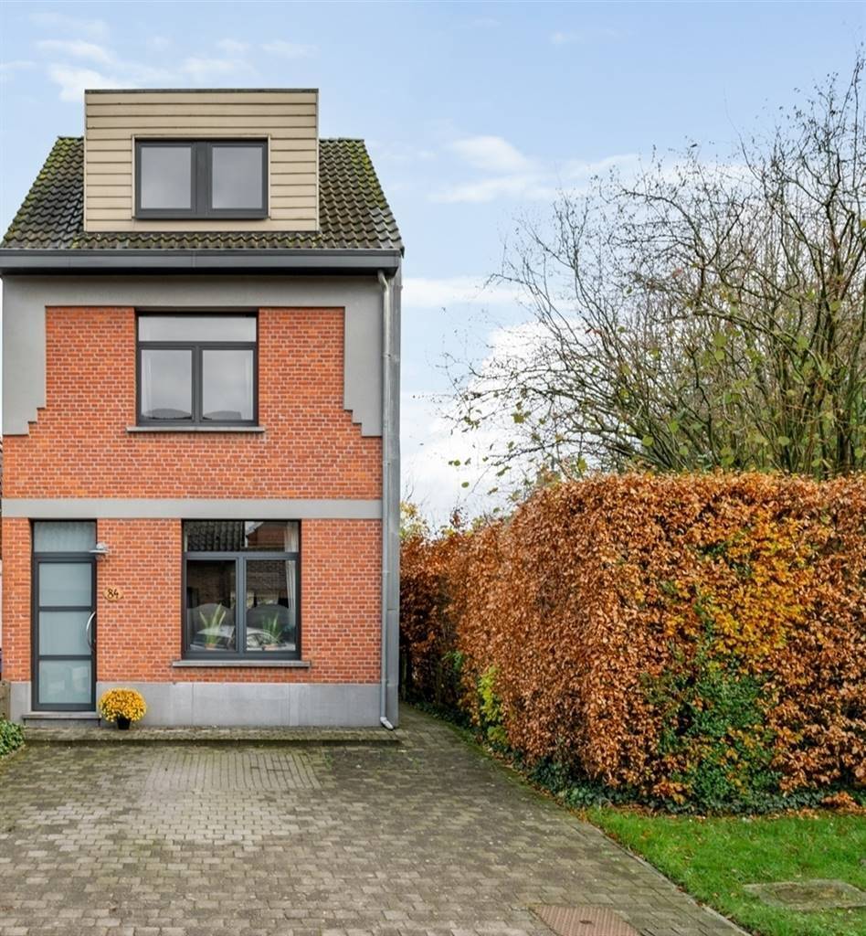 Huis te koop in Brasschaat 2930 449000.00€ 4 slaapkamers 151.00m² - Zoekertje 496305